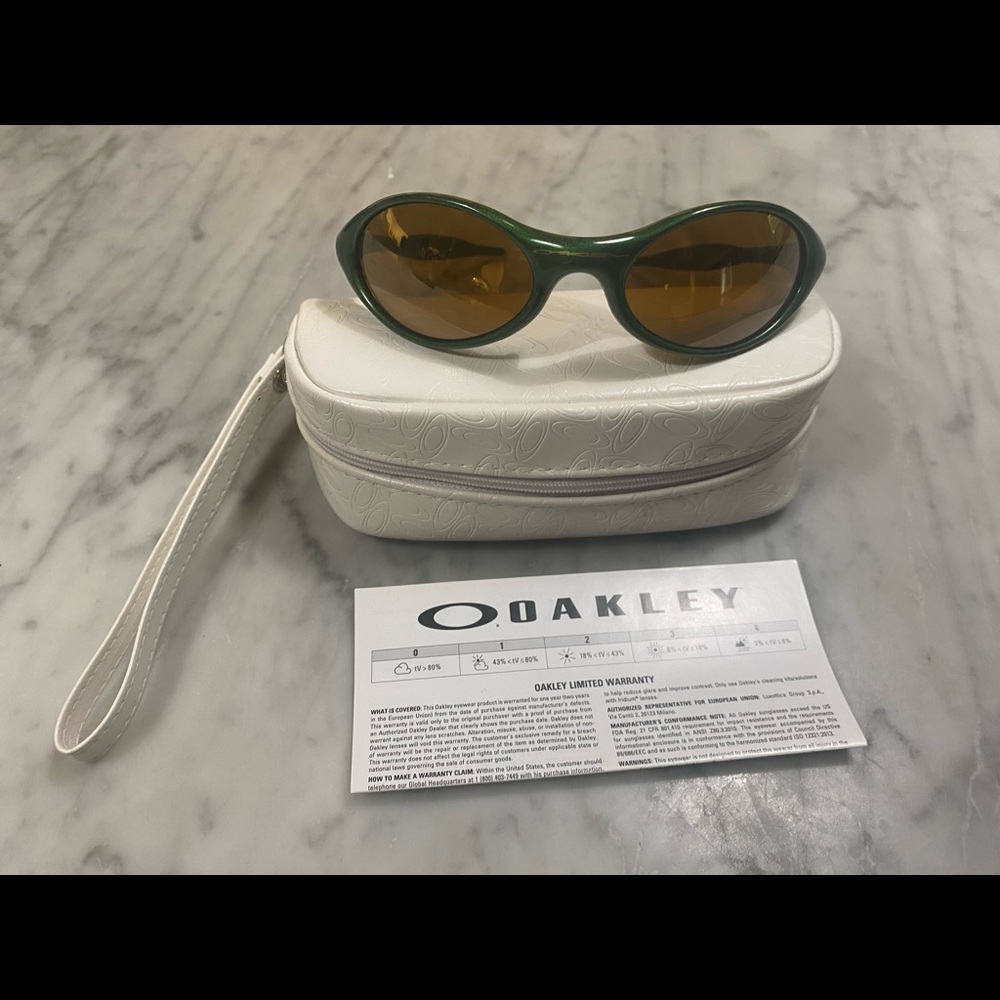 Unisex , Oakley sunglasses